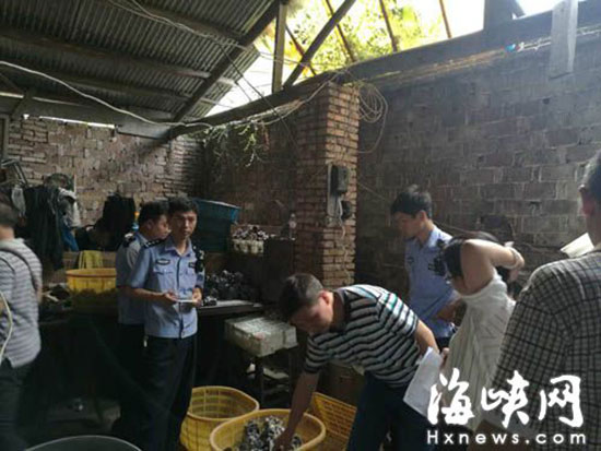 环保部门查处小型黑电镀加工厂