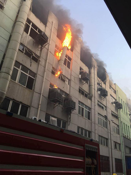 电镀加工厂起火造成人员伤亡